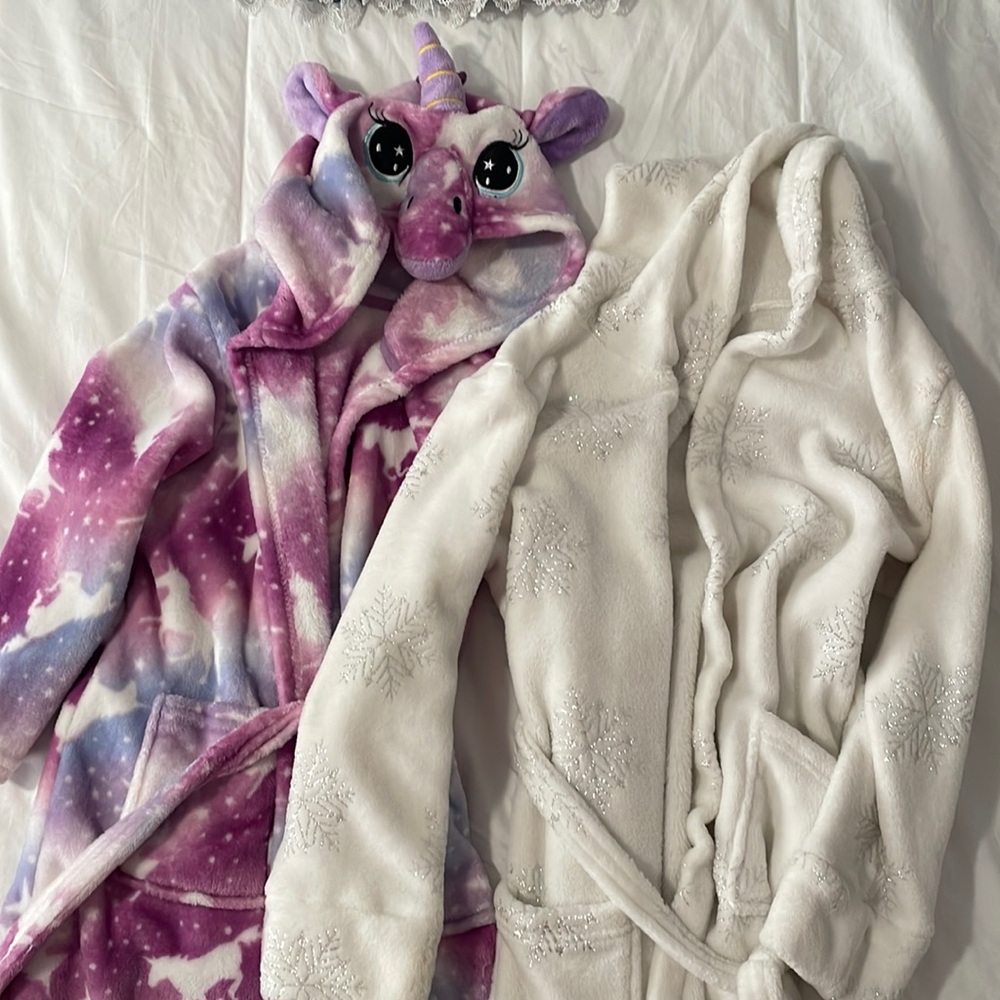 Unicorn robe size 6/7 and white snowflake robe size 8/10